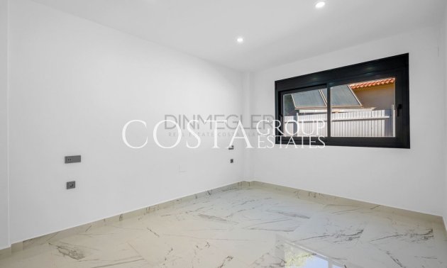 Herverkoop - Villa -
Orihuela Costa - Campoamor