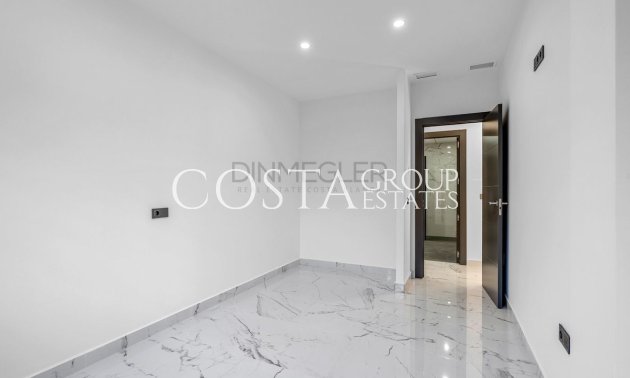 Herverkoop - Villa -
Orihuela Costa - Campoamor