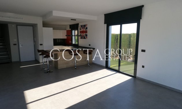 Resale - Villa -
Algorfa - La Finca Golf