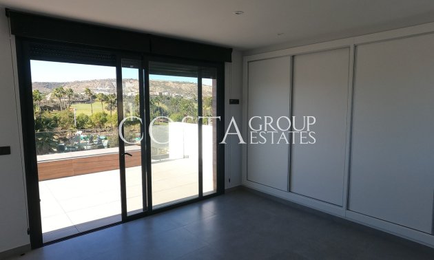 Resale - Villa -
Algorfa - La Finca Golf
