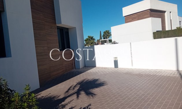 Resale - Villa -
Algorfa - La Finca Golf