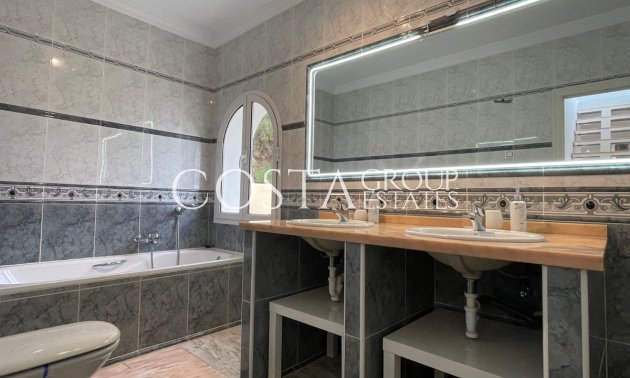 Odsprzedaż - Willa -
Calpe - Calpe Centro