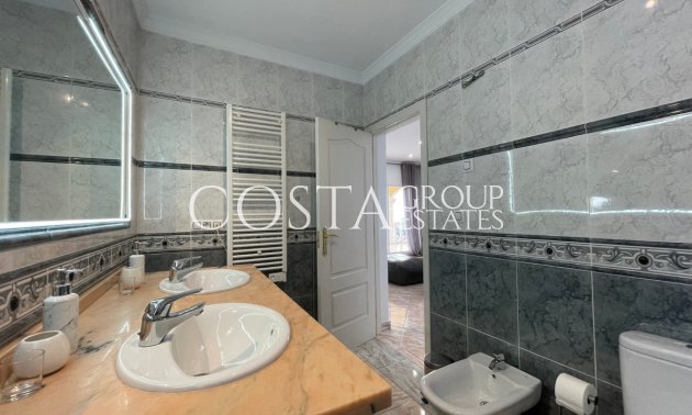 Odsprzedaż - Willa -
Calpe - Calpe Centro