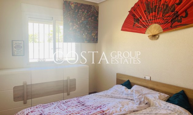 Herverkoop - Villa -
Orihuela Costa - Villamartin