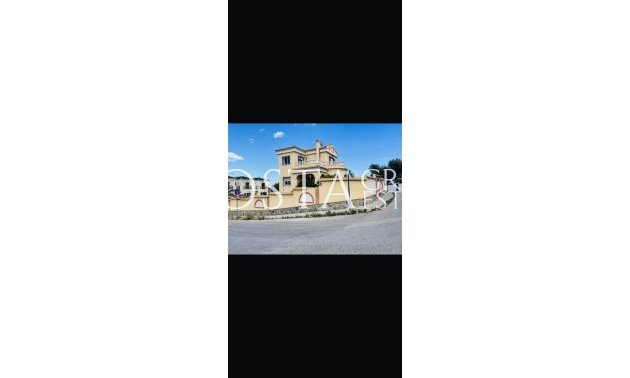 Herverkoop - Villa -
Orihuela Costa - Villamartin