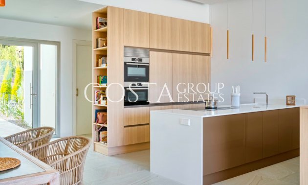 Revente - Villa -
Orihuela Costa - Las Colinas Golf