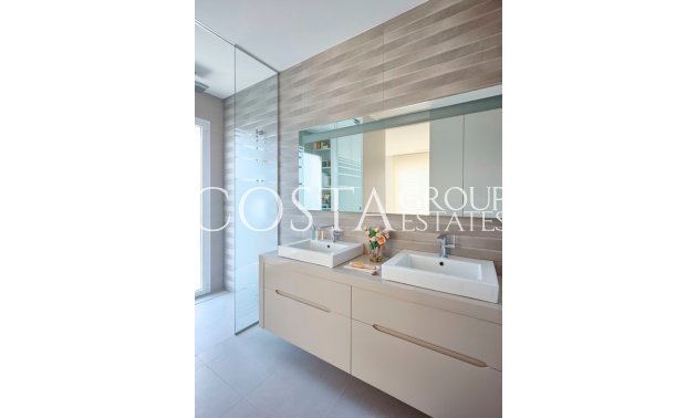 Revente - Villa -
Orihuela Costa - Las Colinas Golf