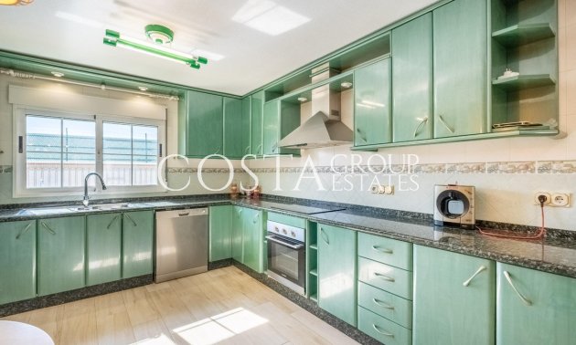 Resale - Villa -
Torrevieja - El Chaparral