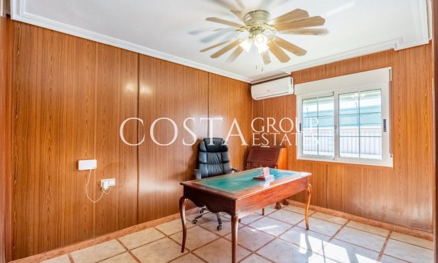 Resale - Villa -
Torrevieja - El Chaparral
