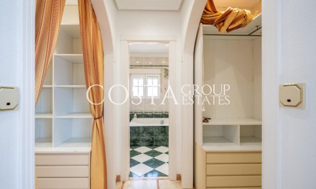 Resale - Villa -
Torrevieja - El Chaparral