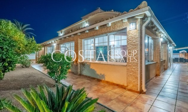 Resale - Villa -
Torrevieja - El Chaparral