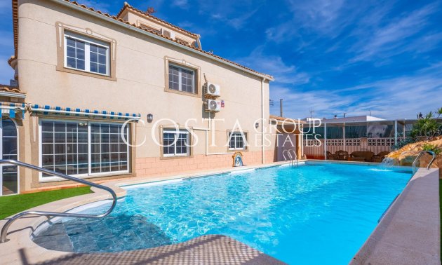 Resale - Villa -
Torrevieja - El Chaparral