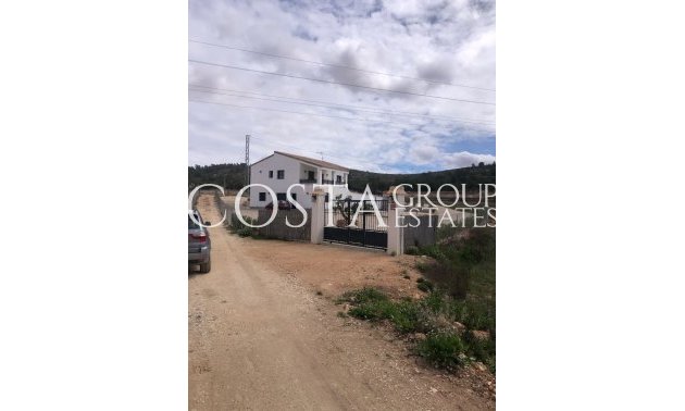 Revente - Villa -
Pinoso - Pinoso Centro