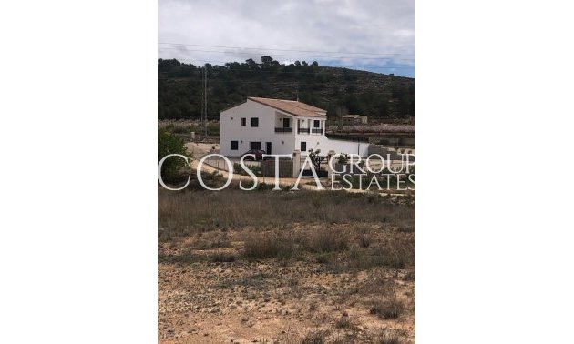 Revente - Villa -
Pinoso - Pinoso Centro