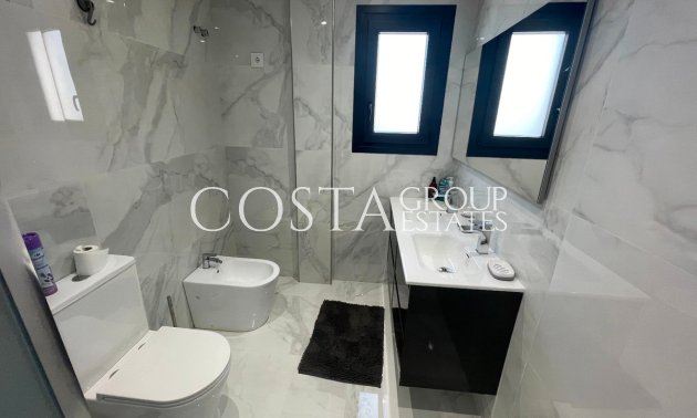 Resale - Villa -
Torrevieja - La Mata