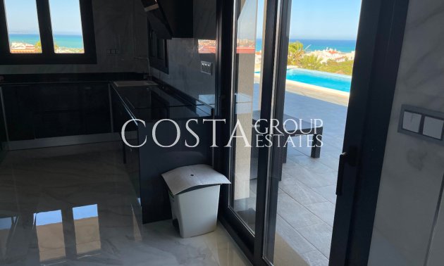 Resale - Villa -
Torrevieja - La Mata