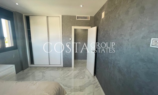 Resale - Villa -
Torrevieja - La Mata