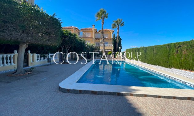 Herverkoop - Villa -
Guardamar del Segura - Guardamar del Segura Centro