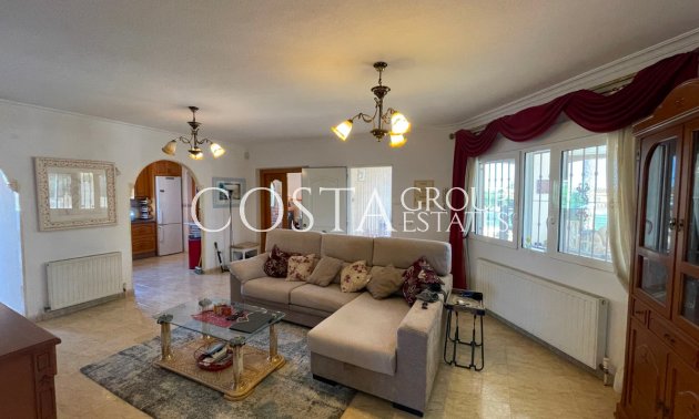 Odsprzedaż - Willa -
Catral - Catral Centro