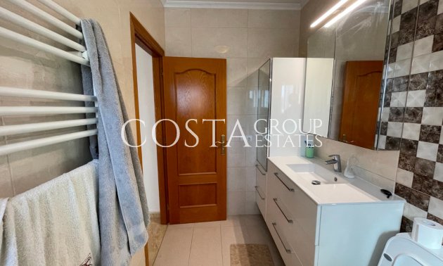 Odsprzedaż - Willa -
Catral - Catral Centro