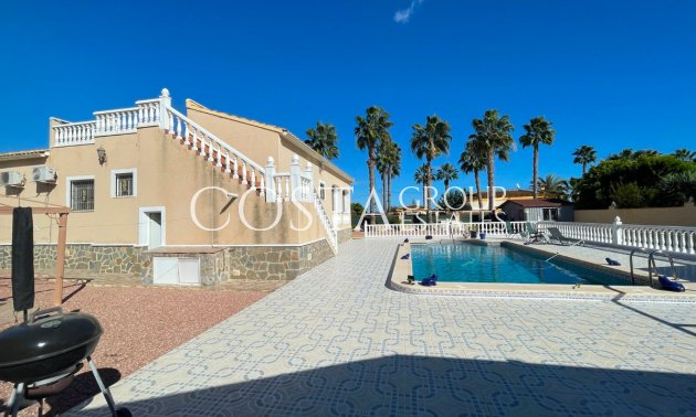 Odsprzedaż - Willa -
Catral - Catral Centro