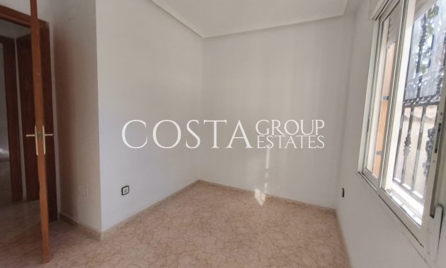 Odsprzedaż - Dom -
Orihuela Costa - Punta Prima