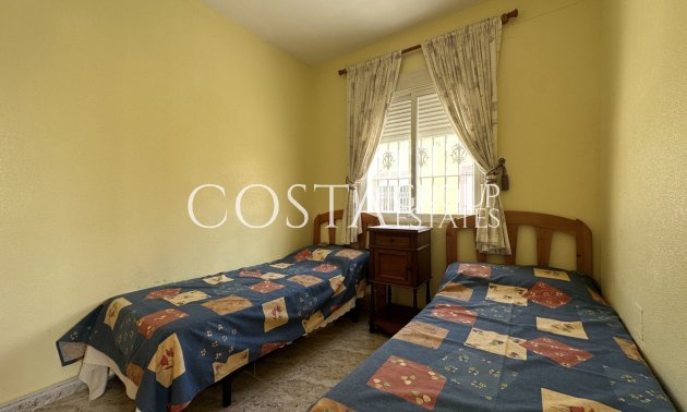 Odsprzedaż - Dom -
Orihuela Costa - Cabo Roig