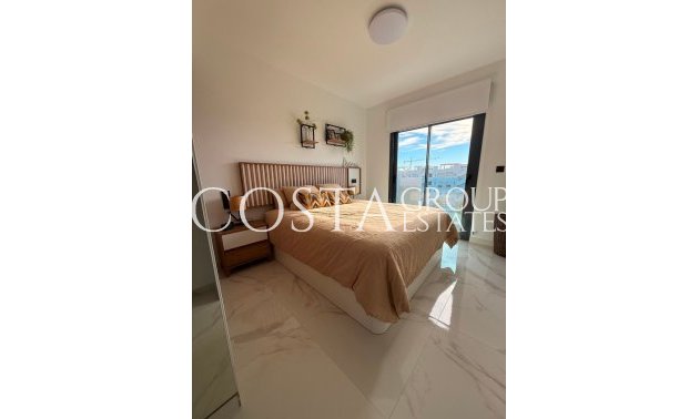 Herverkoop - Apartments -
Urbanización El Raso