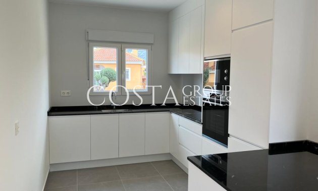 Nowy budynek - Willa -
La Romana