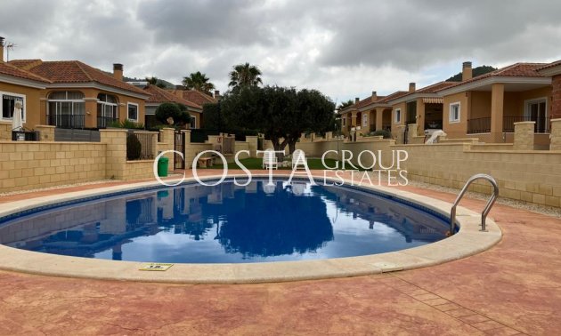 Nowy budynek - Willa -
La Romana