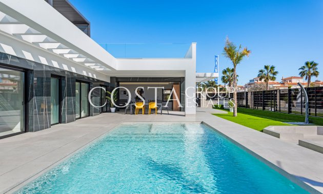 Nowy budynek - Willa -
La Finca Golf