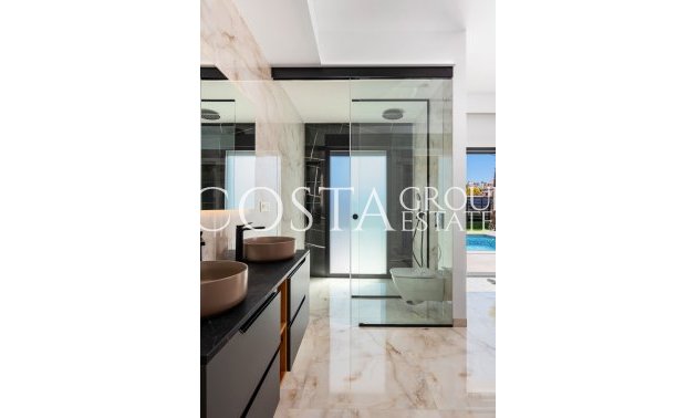 Nowy budynek - Willa -
La Finca Golf