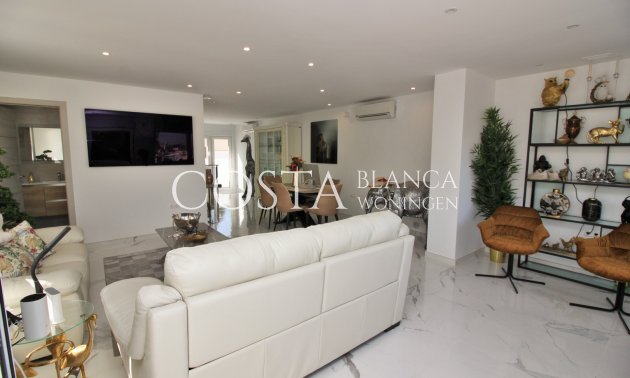 Resale - Villa -
Villamartín