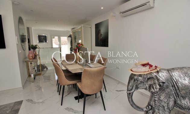 Resale - Villa -
Villamartín