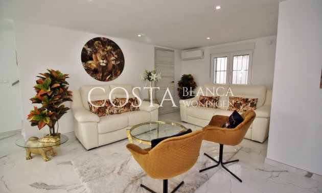 Resale - Villa -
Villamartín