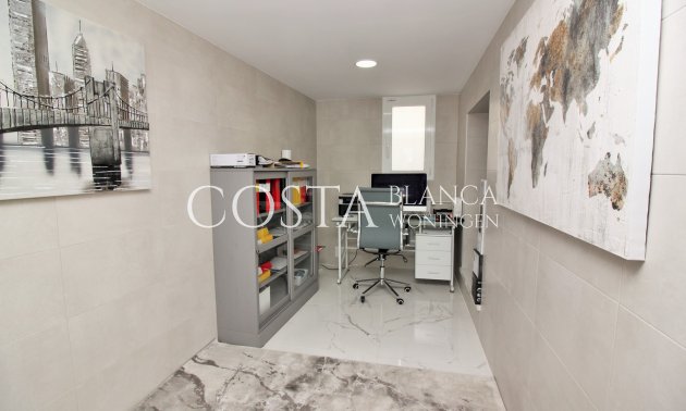 Resale - Villa -
Villamartín