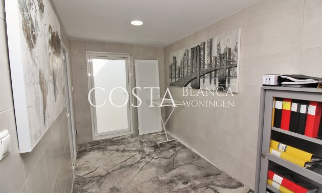 Resale - Villa -
Villamartín