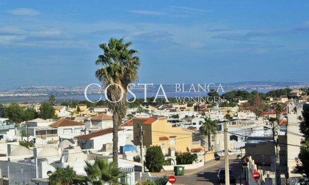 Resale - Villa -
Villamartín