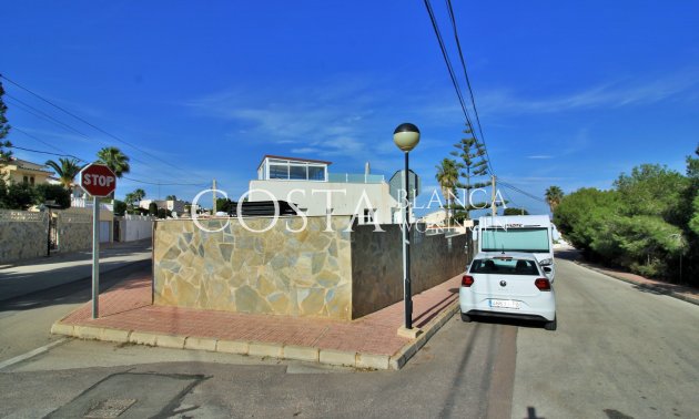 Resale - Villa -
Villamartín