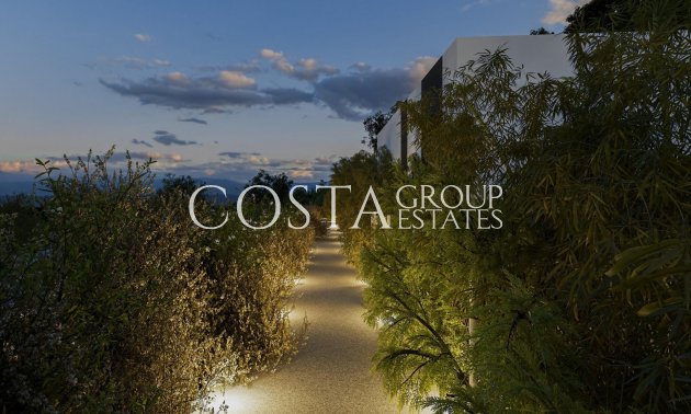 Nowy budynek - Willa -
Alfas del Pí - Barranc Fondo