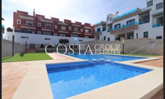 Nowy budynek - Willa -
Bigastro