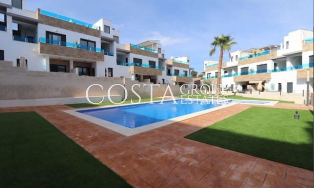 Nowy budynek - Willa -
Bigastro