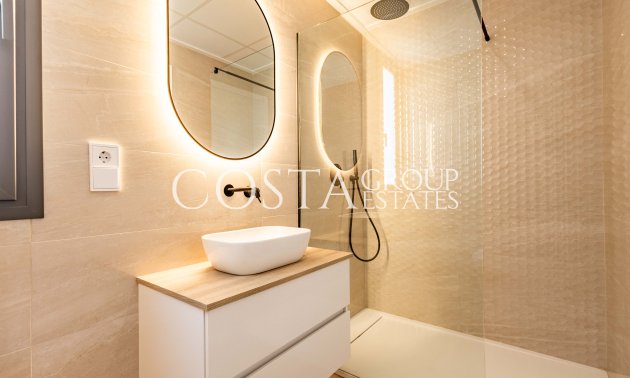 Neue Gebäude - Villa -
Polop