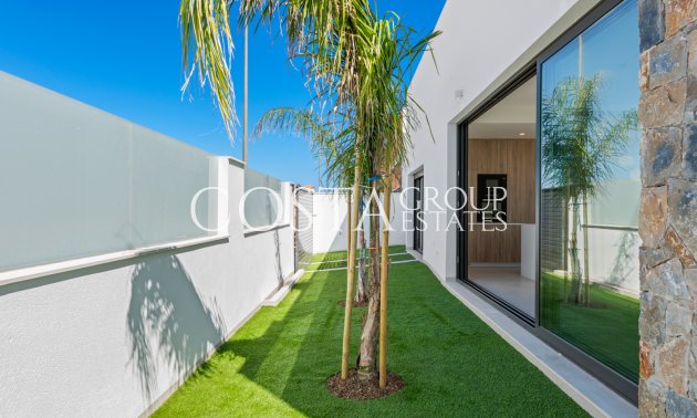 Nowy budynek - Willa -
San Javier