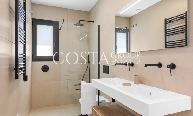 Nowy budynek - Willa -
San Javier