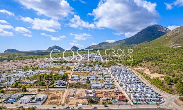 Nowy budynek - Willa -
Polop - Novapolop