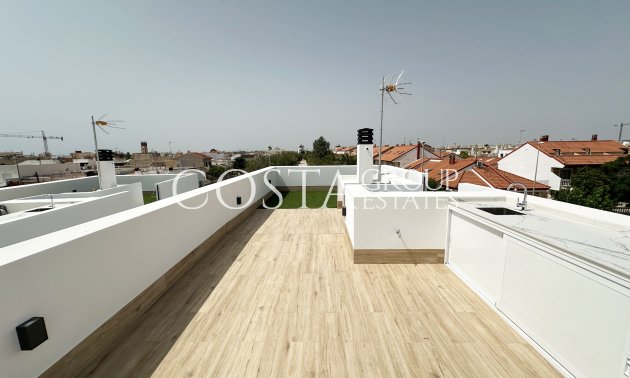 Nowy budynek - Willa -
Torre de la Horadada