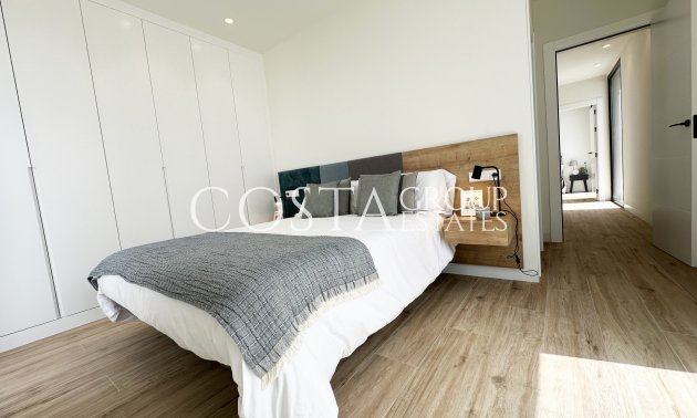 Nowy budynek - Willa -
Torre de la Horadada