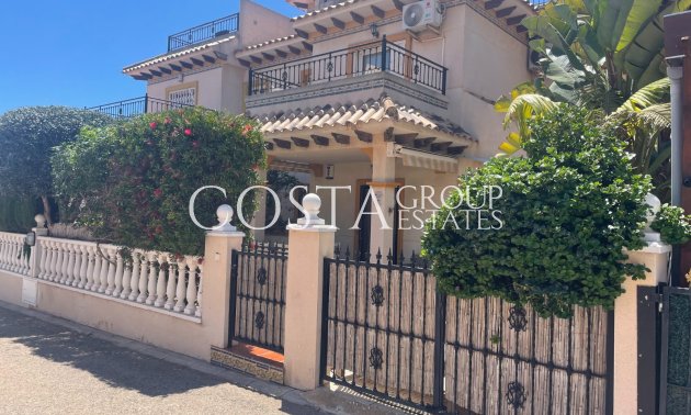 Resale - House -
Orihuela Costa - La Regia