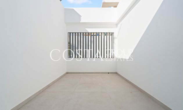 Neue Gebäude - Villa -
Benidorm